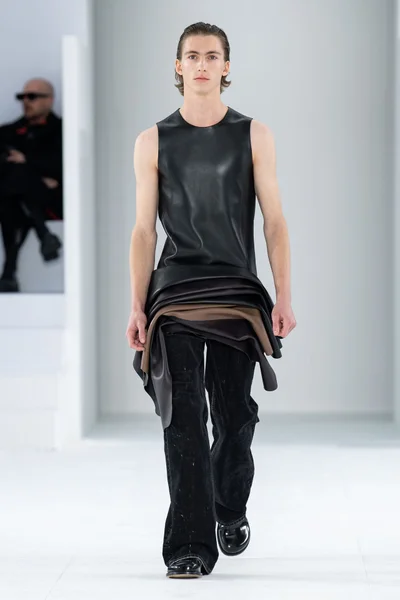 Look 43